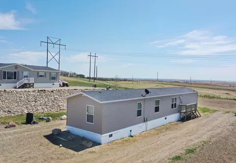 14272 Painted Woods Dr, Williston, ND 58801 photo 2