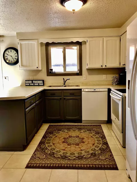 1817 10th Ave E, Williston, ND 58801 photo 7