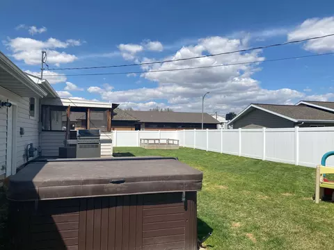 1612 6th Ave W, Williston, ND 58801 photo 22
