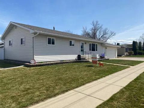 1612 6th Ave W, Williston, ND 58801 photo 25