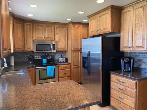 1612 6th Ave W, Williston, ND 58801 photo 2