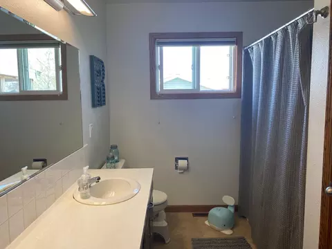 1612 6th Ave W, Williston, ND 58801 photo 8