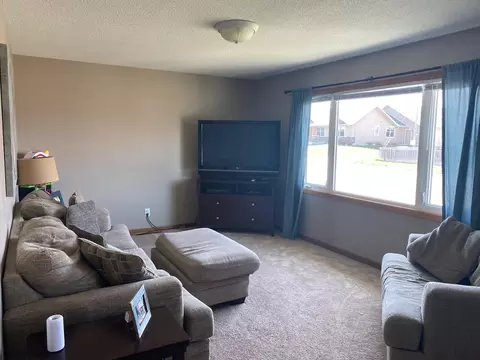 1612 6th Ave W, Williston, ND 58801 photo 6