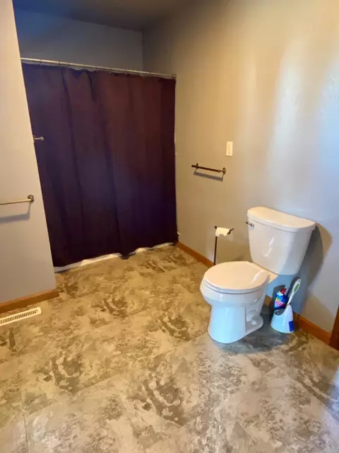 200 Uggen Ave, Epping, ND 58843 photo 17