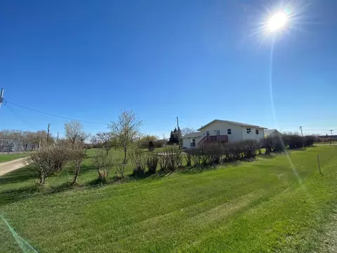 200 Uggen Ave, Epping, ND 58843 photo 5