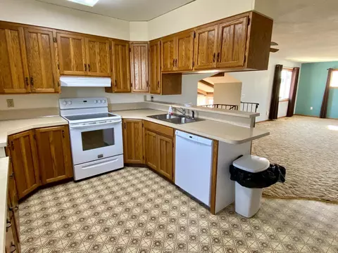 200 Uggen Ave, Epping, ND 58843 photo 13