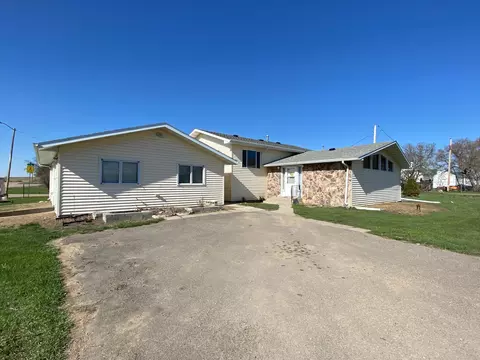 200 Uggen Ave, Epping, ND 58843 photo 1
