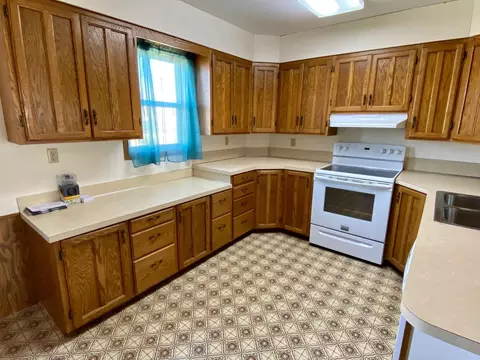 200 Uggen Ave, Epping, ND 58843 photo 12