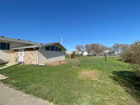 200 Uggen Ave, Epping, ND 58843 photo 2