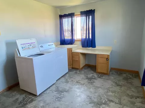200 Uggen Ave, Epping, ND 58843 photo 15