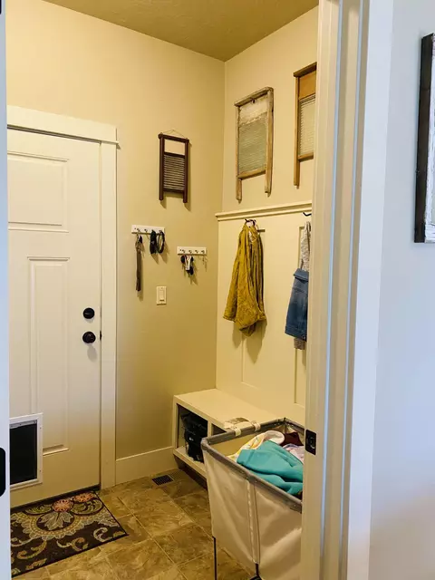 1905 25th St W, Williston, ND 58801 photo 16