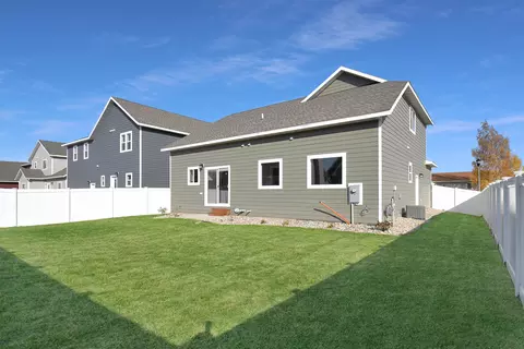 2009 17th Ct W, Williston, ND 58801 photo 3
