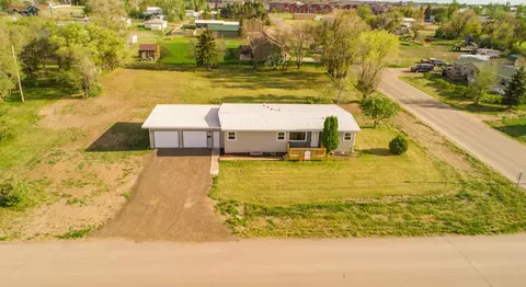 312 38th St E, Williston, ND 58801 photo 32