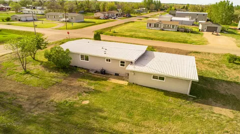 312 38th St E, Williston, ND 58801 photo 39