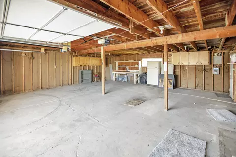 312 38th St E, Williston, ND 58801 photo 25