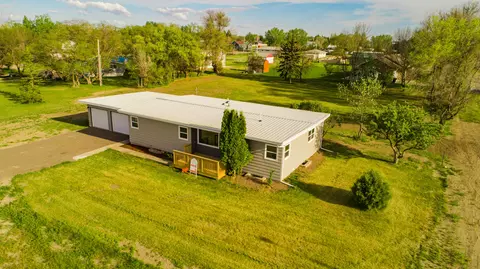 312 38th St E, Williston, ND 58801 photo 38