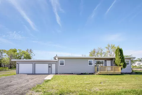 312 38th St E, Williston, ND 58801 photo 1