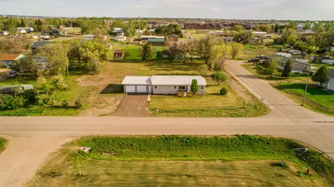 312 38th St E, Williston, ND 58801 photo 29