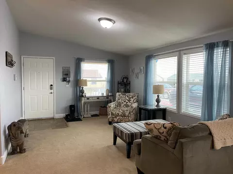5627 Lukenbill Ave, Williston, ND 58801 photo 3