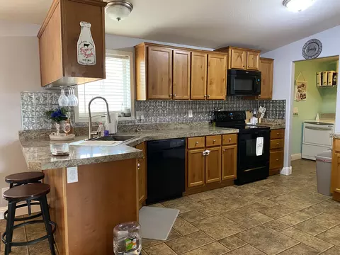 5627 Lukenbill Ave, Williston, ND 58801 photo 5
