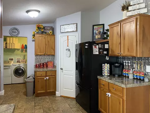 5627 Lukenbill Ave, Williston, ND 58801 photo 6