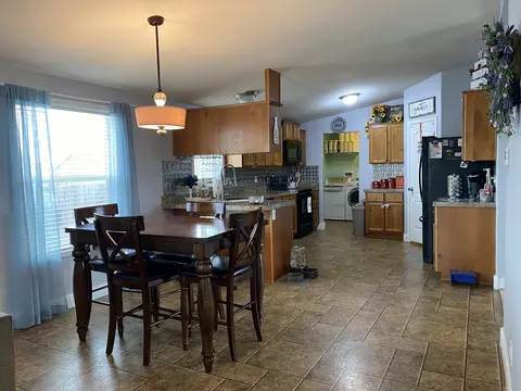 5627 Lukenbill Ave, Williston, ND 58801 photo 4