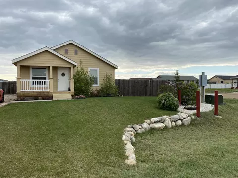 5627 Lukenbill Ave, Williston, ND 58801 photo 1
