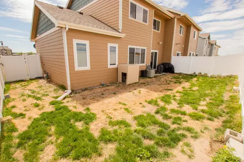 603 45th St E, Williston, ND 58801 photo 6