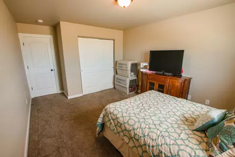603 45th St E, Williston, ND 58801 photo 33
