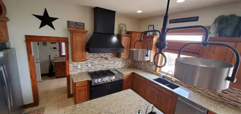 6722 Fairview Dr, Williston, ND 58801 photo 19