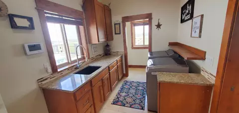 6722 Fairview Dr, Williston, ND 58801 photo 22