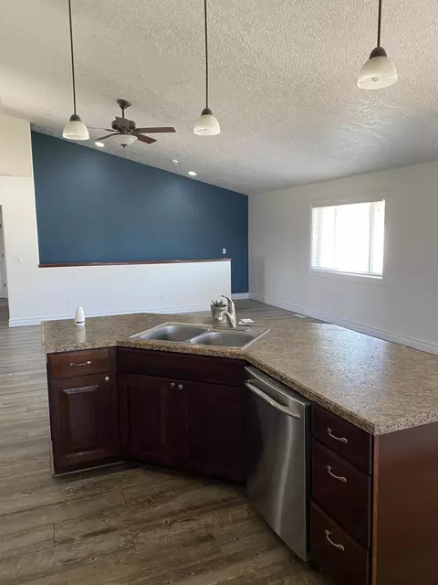 2406 22nd St W, Williston, ND 58801 photo 7