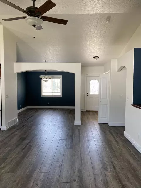 2406 22nd St W, Williston, ND 58801 photo 9