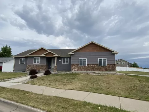 2406 22nd St W, Williston, ND 58801 photo 3