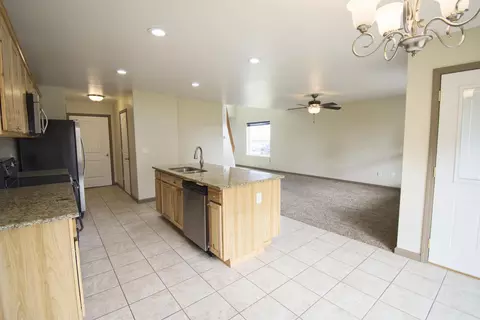 5814 Anna Ave, Williston, ND 58801 photo 7
