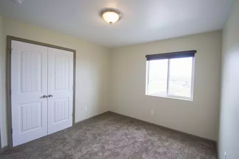 5814 Anna Ave, Williston, ND 58801 photo 20