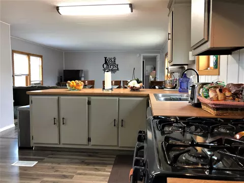 5639 Carolville Loop, Williston, ND 58801 photo 6