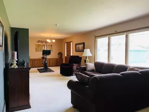 1617 1st Ave E, Williston, ND 58801 photo 9