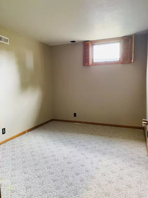 1617 1st Ave E, Williston, ND 58801 photo 26