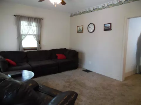 611 7th Ave W, Williston, ND 58801 photo 4