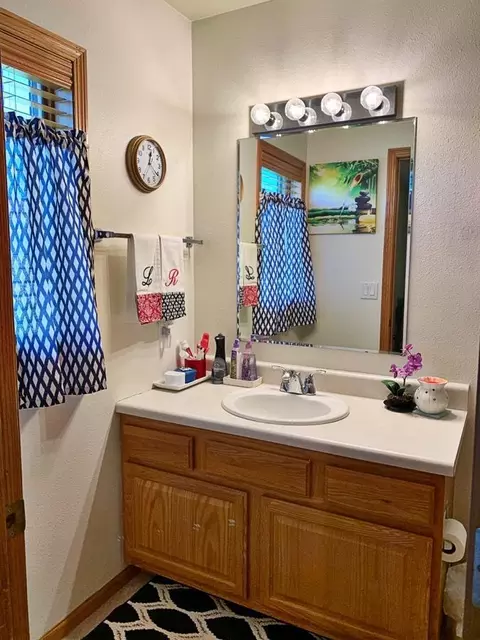 1825 15th Ave W, Williston, ND 58801 photo 18