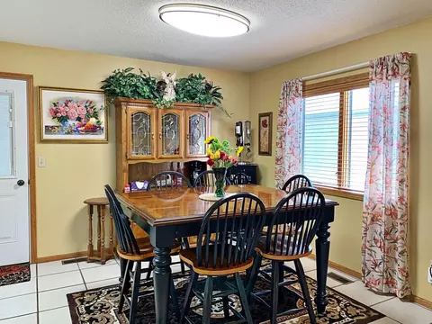 1825 15th Ave W, Williston, ND 58801 photo 10