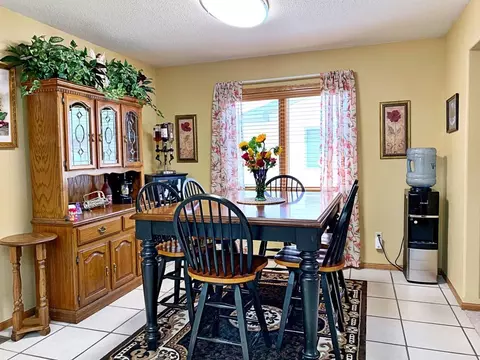 1825 15th Ave W, Williston, ND 58801 photo 9
