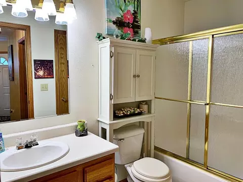 1825 15th Ave W, Williston, ND 58801 photo 23