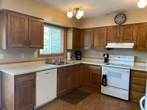 2125 7th Ave E, Williston, ND 58801 photo 7