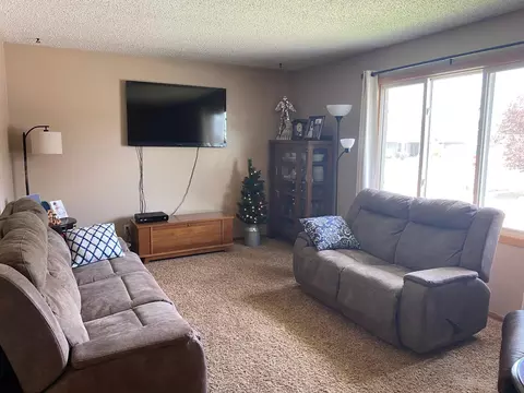 2125 7th Ave E, Williston, ND 58801 photo 6