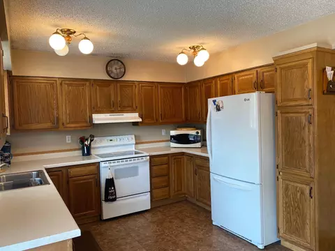 2125 7th Ave E, Williston, ND 58801 photo 8