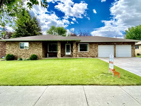 1905 University, Williston, ND 58801 photo 1