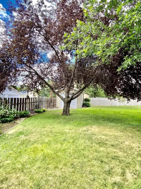1905 University, Williston, ND 58801 photo 6