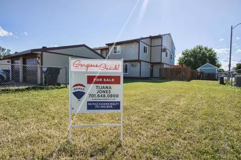 2615 17th Ave W, Williston, ND 58801 photo 2